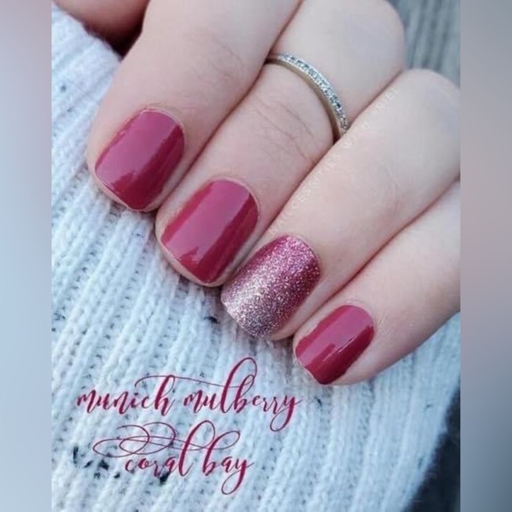 Color Street Nails- Munich Mulberry
